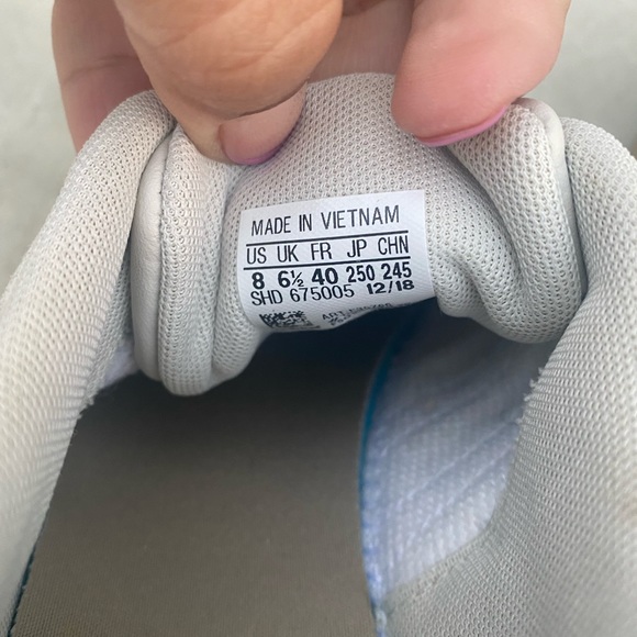 Adidas sneakers - Picture 5 of 6